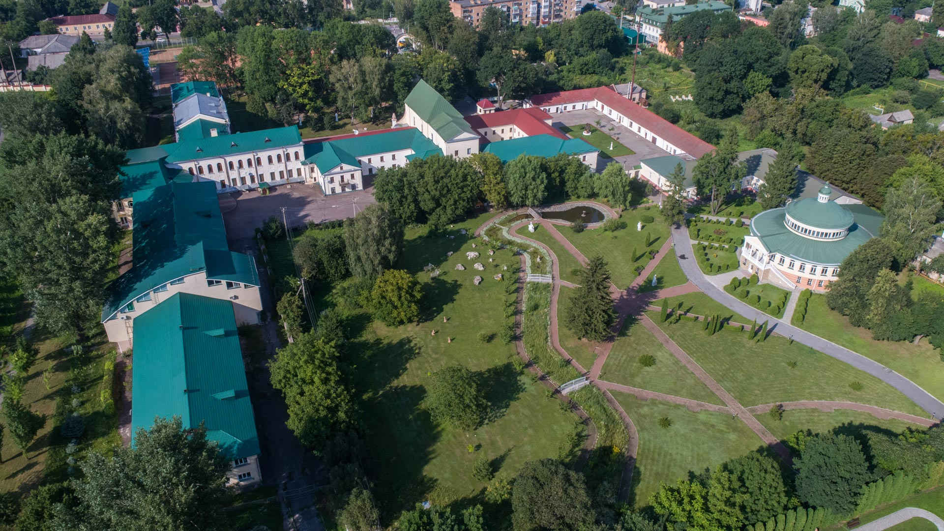 東ヨーロッパ初のアカデミー大学「オストロフ」の復活