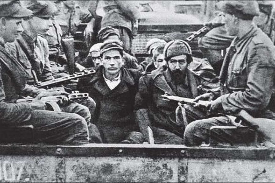 Deportation of Ukrainians during the Vistula operation. Photo from open sources.