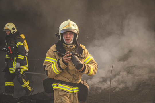 «Герої без зброї». Фотограф ДСНС про роботу рятувальників під час повномасштабної війни