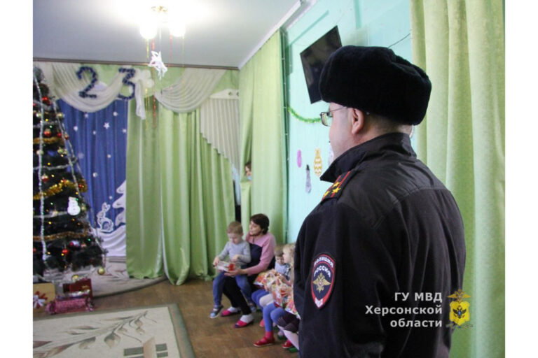 Police officers visit a kindergarten in the village of Strelkove, January 2023. Photo: Russian propaganda media.